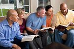 حلقة لمجموعة بروتستانتية إنجيلية تدرس الكتاب المقدس.