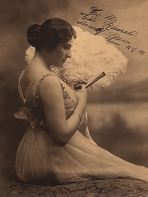Autographed photograph of Rosa Raisa, with the inscription "To Mr. Tito Ricordi, Sincerely Raisa N.Y. 1917."