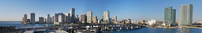 Panorama Downtown Miami widziana z Port of Miami