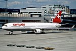 Le McDonnell Douglas MD-11 impliqué dans l'accident (HB-IWF), ici photographié à l'aéroport international de Zurich, un mois et demi avant la catastrophe.