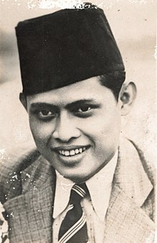 Rd Mochtar in Siti Akbari (1940) (cropped).jpg