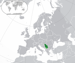 Местоположба на Србија (темно и светлозелено) - Косово (светлозелено) во Европа (зелено + темносиво)