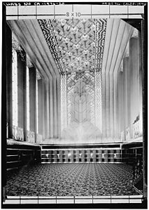 Hol grandios înalt de patru etaje al Cinemaului Paramount din Oakland (California) (1932)