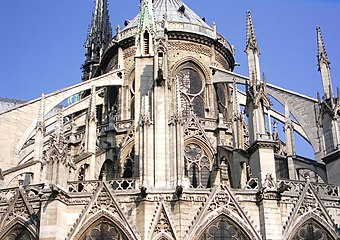 Poznejši ločni oporniki apside Notre-Dame (14. stoletje) so segali 15 metrov (50') od stene do nasprotnih nosilcev.