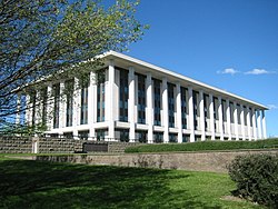 Budova Australské národní knihovny v Cannbeře