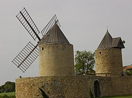 Windmills in Régusse