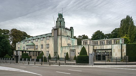 Palatul Stoclet din Bruxelles (Belgia), de Josef Hoffmann (1905–11)