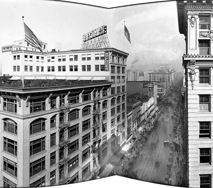 Broadway north from 7th St., 1917. Bullock's is on the left side.