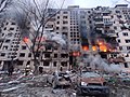 14. martā sagrautā Oboloņas mikrorajona dzīvojamā ēka Kijivā