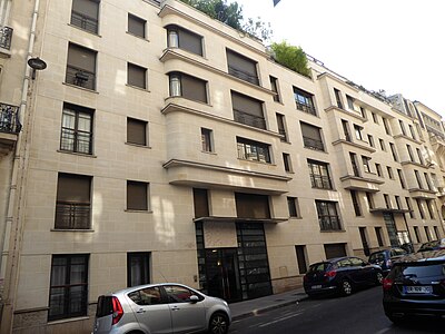 Rue Henri Heine nr. 3-5 în Paris (2001), de J.J. Ory, o clădire neoArtDeco[127]