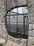 Ett hål i en rest av Berlinmuren, 2019