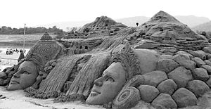 Sand sculpture at Bandrabhan,Hoshangabad.JPG