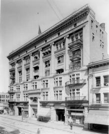 1900s view of Chamber of Commerce, 128 S. Broadway