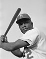 7. Jackie Robinson (1919–1972), az első modern kori afroamerikai játékos a Major League Baseball bajnokságban (javítás)/(csere)
