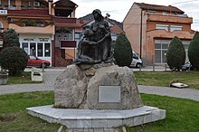 Споменик посветен на бежанците од Егејска Македонија во Стурмица