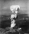Explosion de la bomba atomica largament sus Hiroshima.