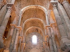 Nave del monasterio de San Pedro de Roda (878-1022)
