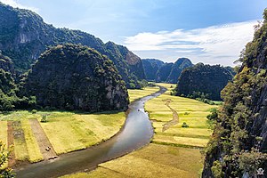 Thắng cảnh Tam Cốc-Bích Động thuộc Quần thể danh thắng Tràng An, Di sản thế giới hỗn hợp của UNESCO duy nhất ở Đông Nam Á