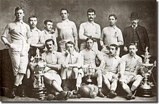 «Блэкберн Роверс» - победители Кубка Англии сезона 1883/1884. Трофей Кубка Англии в руках Джеймса Брауна (в центре)