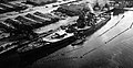 A Jean Bart csatahajó Casablanca kikötőjében, a USS Ranger repülőgép-hordozó egyik felderítő gépe által fényképezve. Látható, hogy csak egy fő lövegtornya van felszerelve.