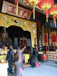 Hívők Suzhou egy templomában