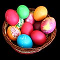 復活祭直後から宗教を問わず祝われるシャンム・ナシームの「彩色卵」(エジプト)