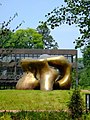 Henry Moore, Dvije velike forme, 1979., bronca, Bonn, Njemačka.