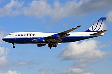A United Airlines Boeing 747-400