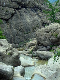 Thác nước tại Núi đá vôi Krym