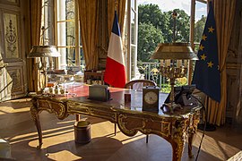 The President's desk in 2017, during the presidency of Emmanuel Macron