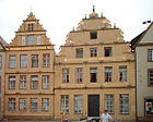 バッティヒ・ハウス（右の建物）