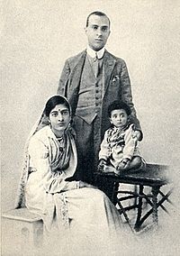 Family portrait of Nehru, his wife and daughter