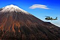 Вертолёт SH-60F Ocean Hawk ВМС США на фоне горы Фудзи