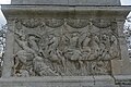 Rilievo dal mausoleo di Glanum con rappresentati cavalieri romani in combattimento (anni 30-20 a.C.).
