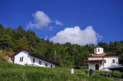 Црквата „Св. Недела“ во туристичката населба Сирхан, атар на раселеното село Отешево