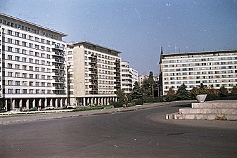 Complexul Sălii Palatului, foarte asemănător din punct de vedere estetic cu ce se construia în Vestul Europei în anii’ 50 și 60, arhitecți necunoscuți, 1959-1960
