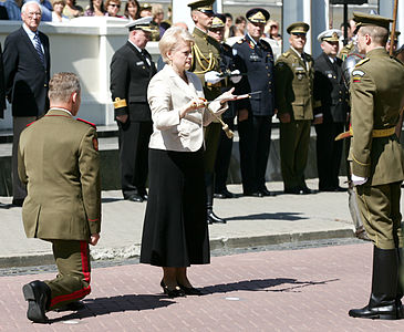 Даля Грибаускайте призначає Арвідаса Поцюса головнокомандувачем збройних сил Литви, 28 липня 2009