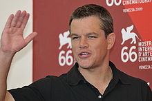 Matt Damon salue le public à la 66e Mostra de Venise