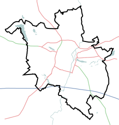 Mapa konturowa Poznania, blisko centrum na prawo znajduje się punkt z opisem „Bazylika archikatedralna Świętych Apostołów Piotra i Pawław Poznaniu”