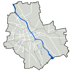 Mapa konturowa Warszawy, blisko centrum na lewo znajduje się punkt z opisem „miejsce zdarzenia”