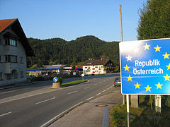 Кордони всередині Шенгенської зони між Німеччиною та Австрією