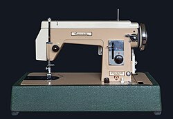 Maszyna do szycia Łucznik, model 415
