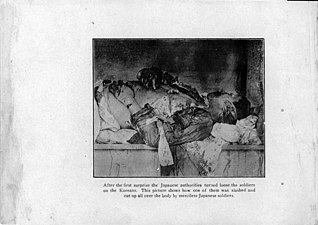 After the first surprise the Japanese authorities turned loose the soldiers on the Koreans. This picture shows how one of them was slashed and cut up all over the body by merciless Japanese soldiers.(일본 당국이 조선인을 공격한 첫번째 기습 후. 이 사진은 조선인 한명이 무자비한 일본군에 의해 어떻게 온몸이 베어지고 찔렸는지를 보여준다.)