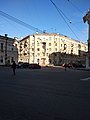 Вулиця Кооперативна 13. В цій будівлі знаходиться Харківська обласна універсальна наукова бібліотека