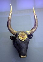 Срібний ритон з Крита - голова священного чорного бика, Національний археологічний музей Афін