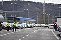 Rad automobilov, ktoré čakajú na prekročenie slovenských hraníc