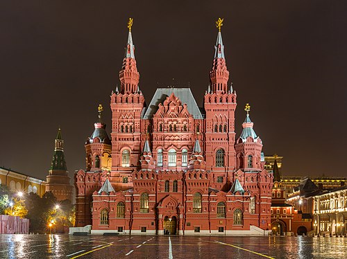 Ночной вид Государственного исторического музея в Москве с Красной площади