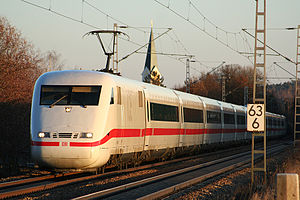 ICE 1 auf der Strecke München–Treuchtlingen bei Fahlenbach