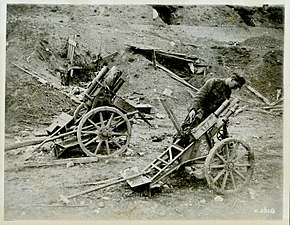 قذائف هاون ألمانية بعد الاستيلاء عليها في معركة كانال دو نور، 27 سبتمبر 1918.