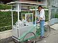 Bici di un venditore ambulante in Indonesia